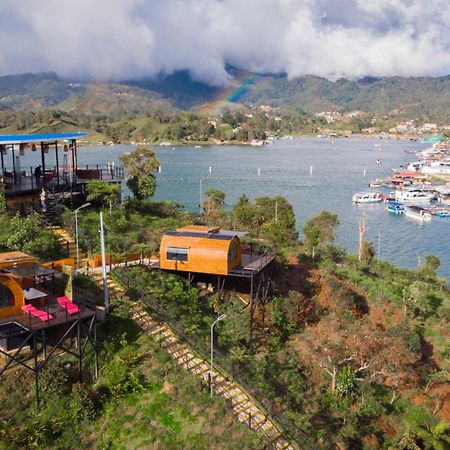 ホテル Glamping The Mountain Guatapé エクステリア 写真