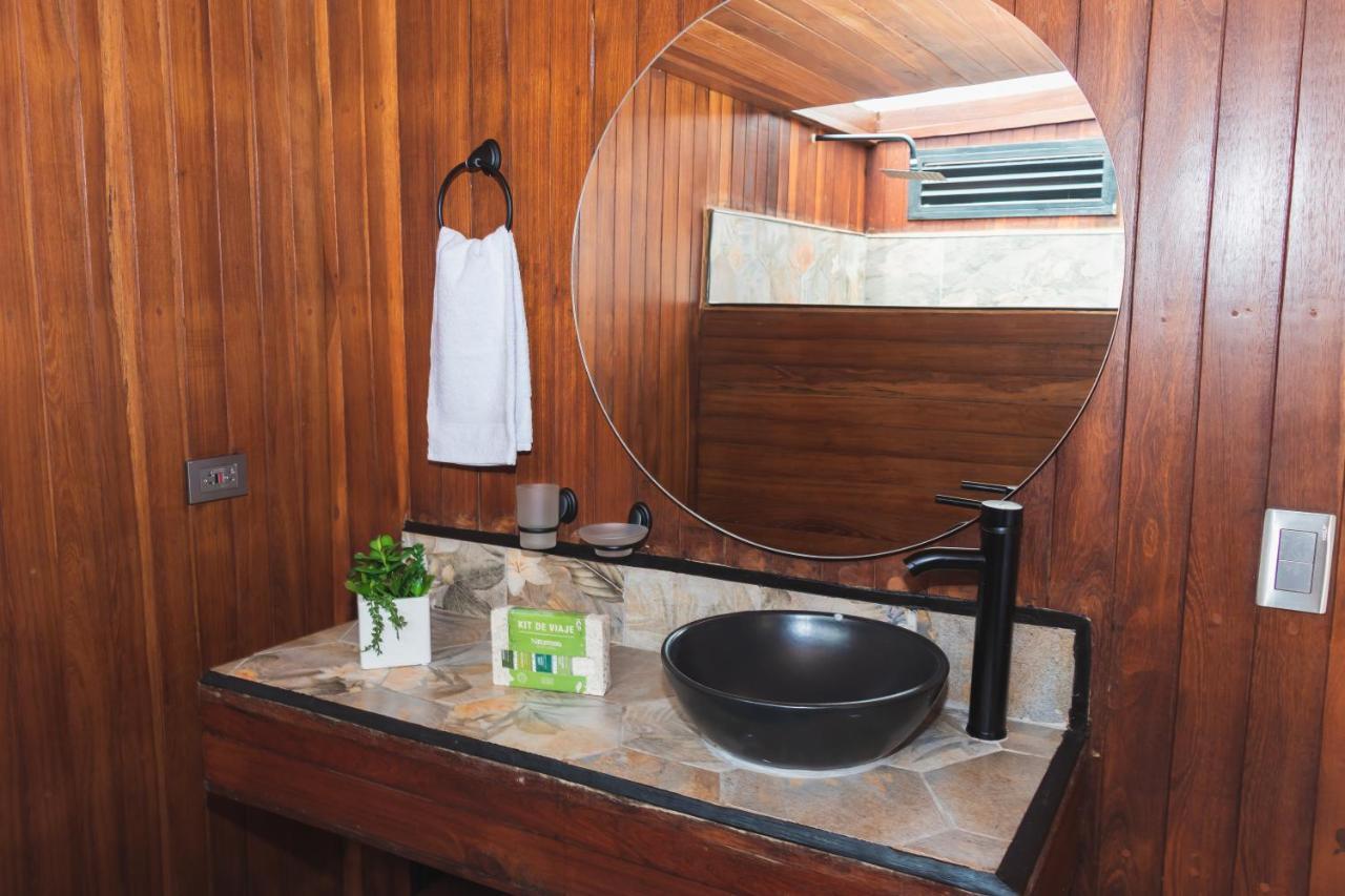 ホテル Glamping The Mountain Guatapé エクステリア 写真