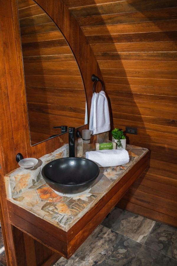 ホテル Glamping The Mountain Guatapé エクステリア 写真