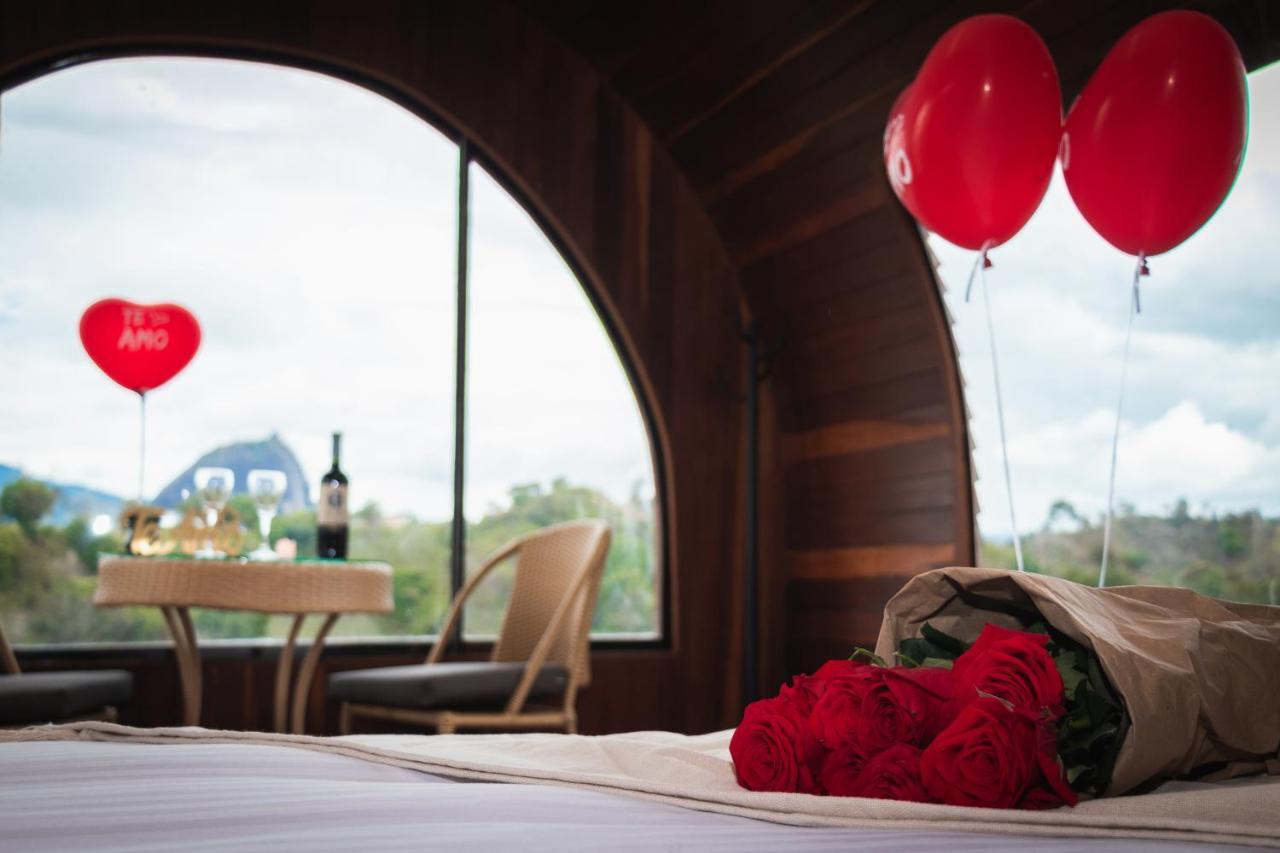 ホテル Glamping The Mountain Guatapé エクステリア 写真