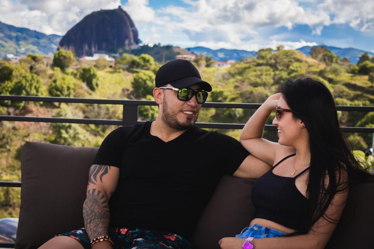 ホテル Glamping The Mountain Guatapé エクステリア 写真