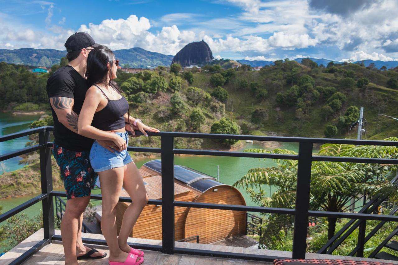 ホテル Glamping The Mountain Guatapé エクステリア 写真