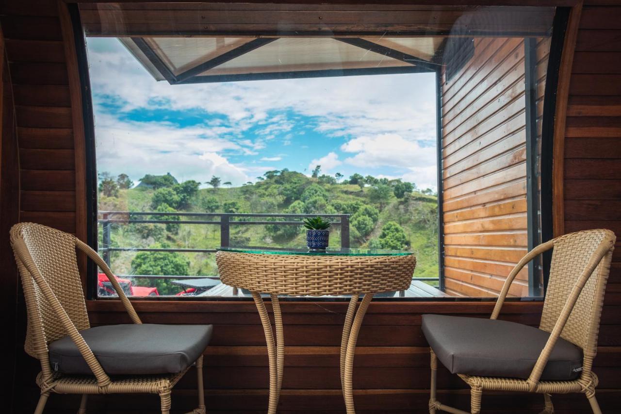 ホテル Glamping The Mountain Guatapé エクステリア 写真