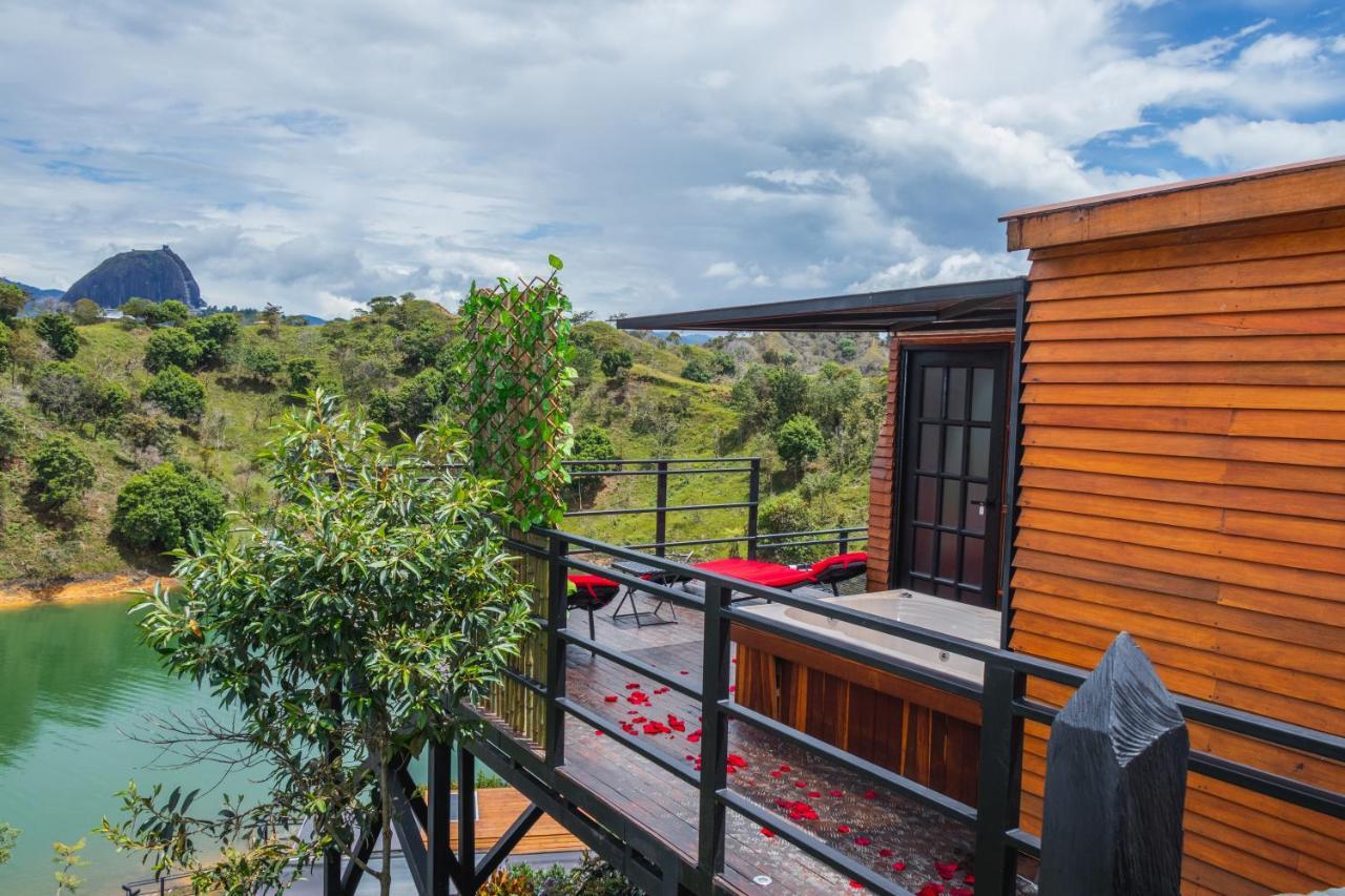 ホテル Glamping The Mountain Guatapé エクステリア 写真