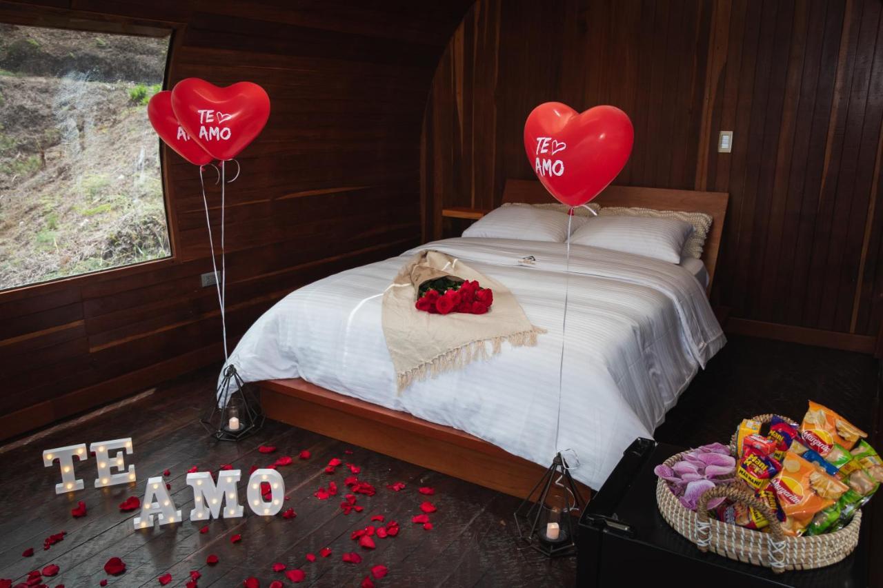 ホテル Glamping The Mountain Guatapé エクステリア 写真