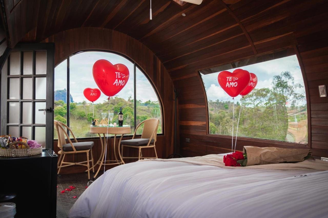 ホテル Glamping The Mountain Guatapé エクステリア 写真