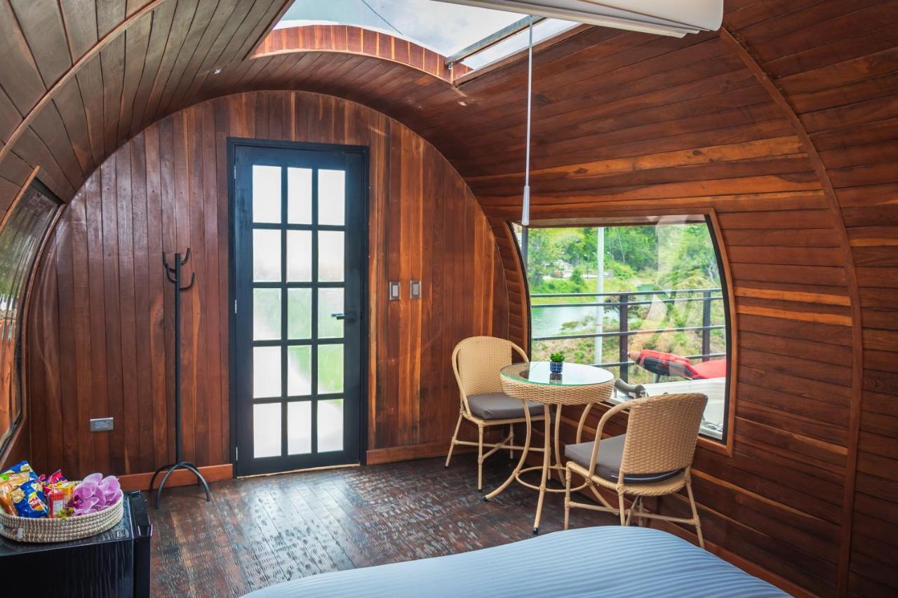 ホテル Glamping The Mountain Guatapé エクステリア 写真