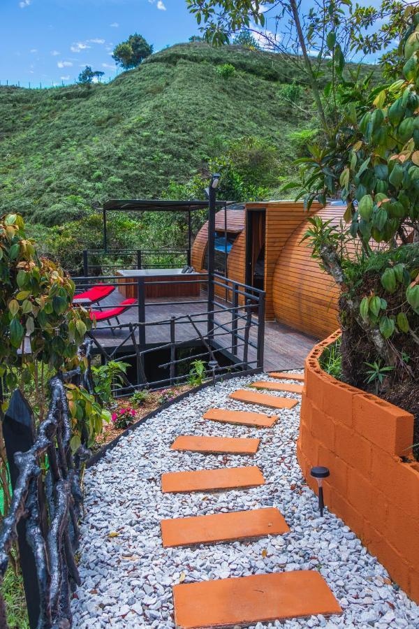ホテル Glamping The Mountain Guatapé エクステリア 写真