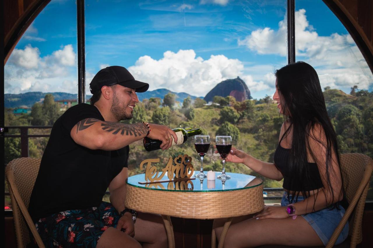 ホテル Glamping The Mountain Guatapé エクステリア 写真