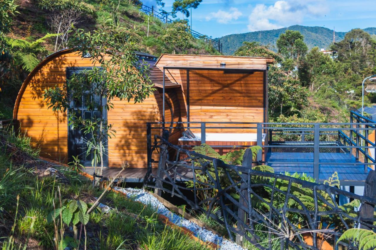 ホテル Glamping The Mountain Guatapé エクステリア 写真