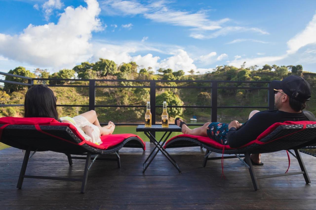 ホテル Glamping The Mountain Guatapé エクステリア 写真