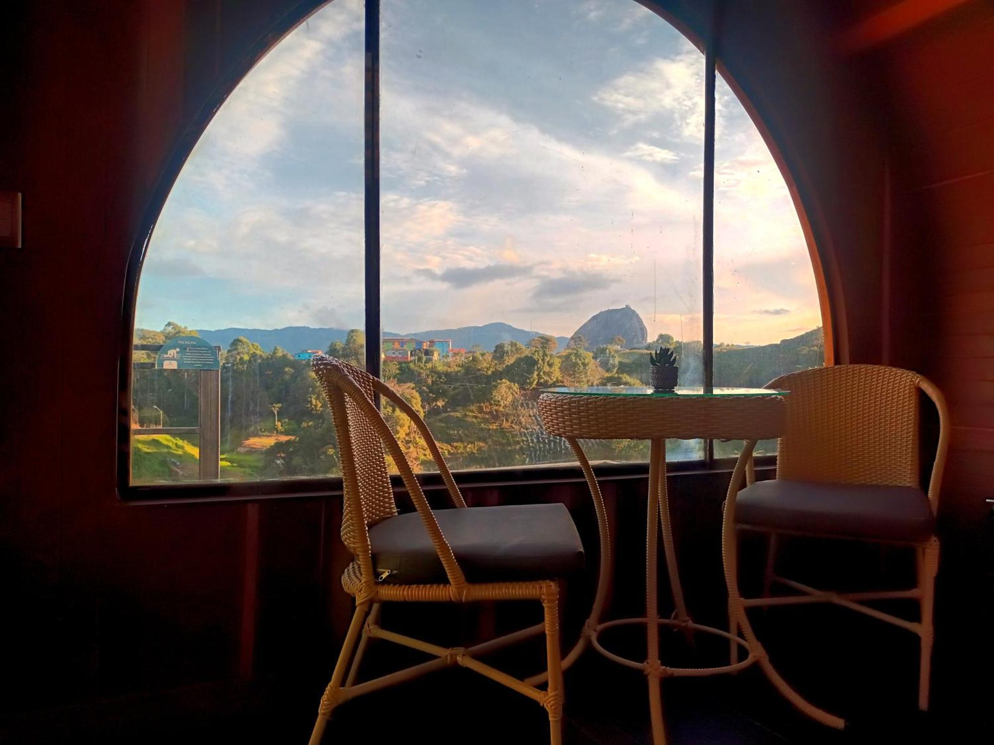 ホテル Glamping The Mountain Guatapé エクステリア 写真