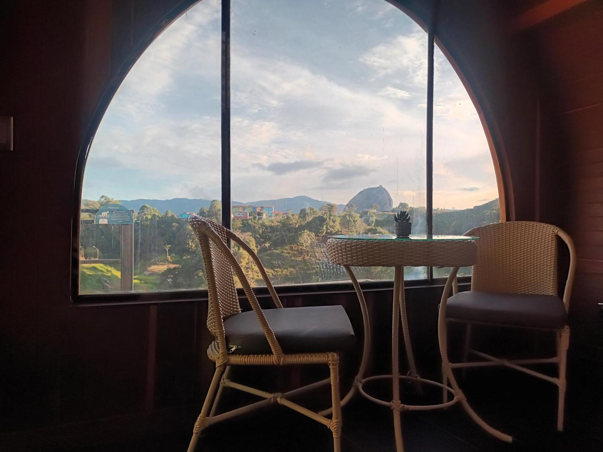 ホテル Glamping The Mountain Guatapé エクステリア 写真