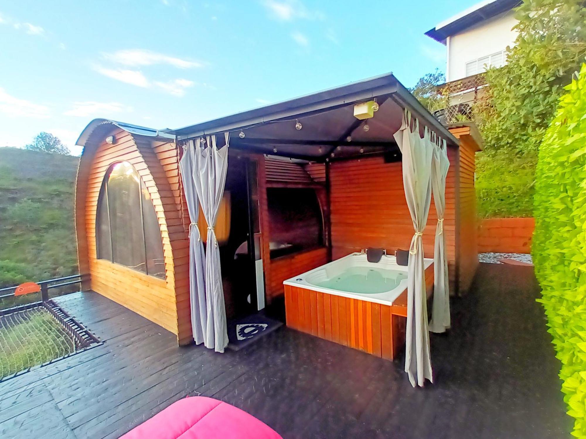 ホテル Glamping The Mountain Guatapé エクステリア 写真