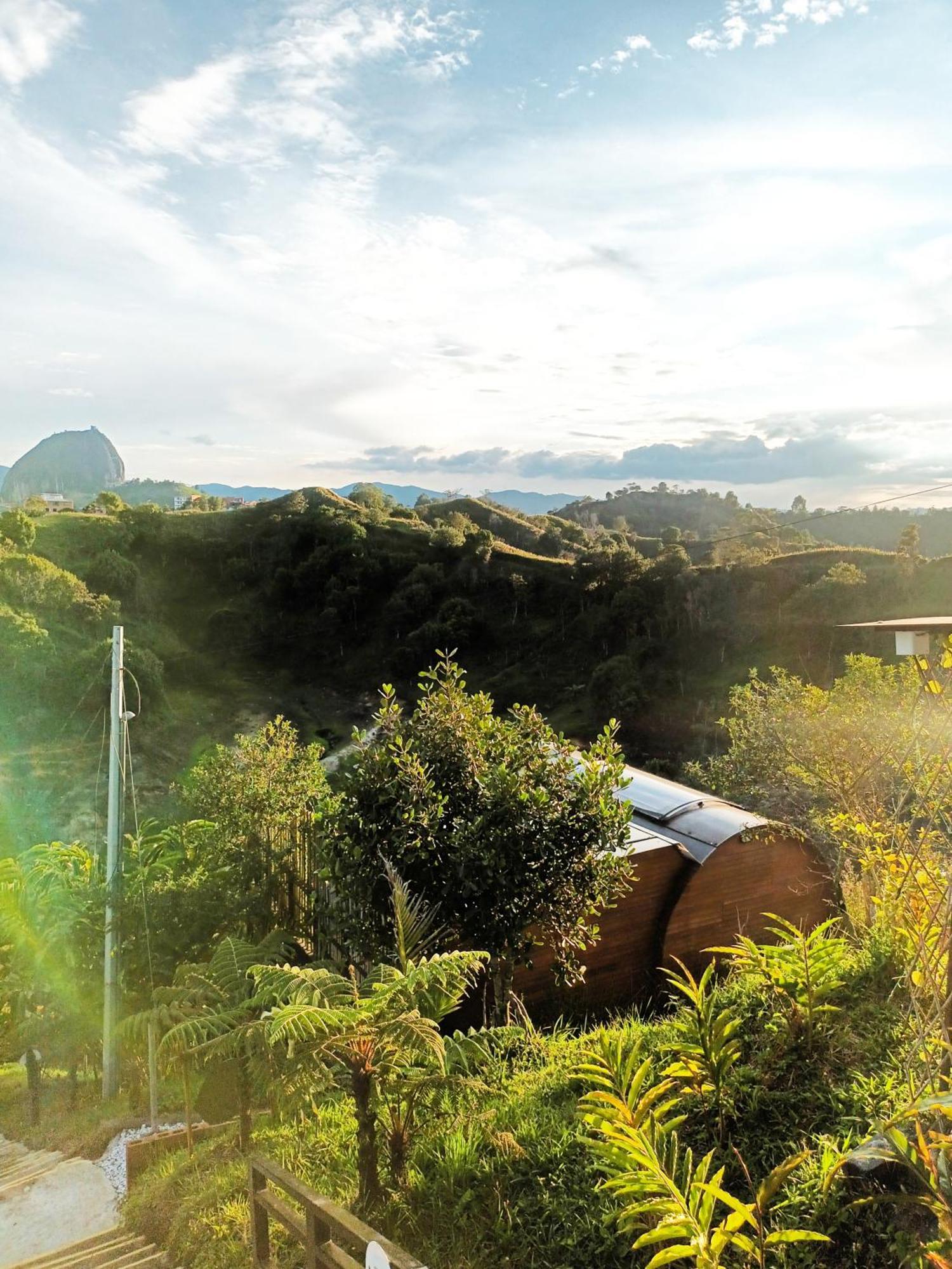 ホテル Glamping The Mountain Guatapé エクステリア 写真