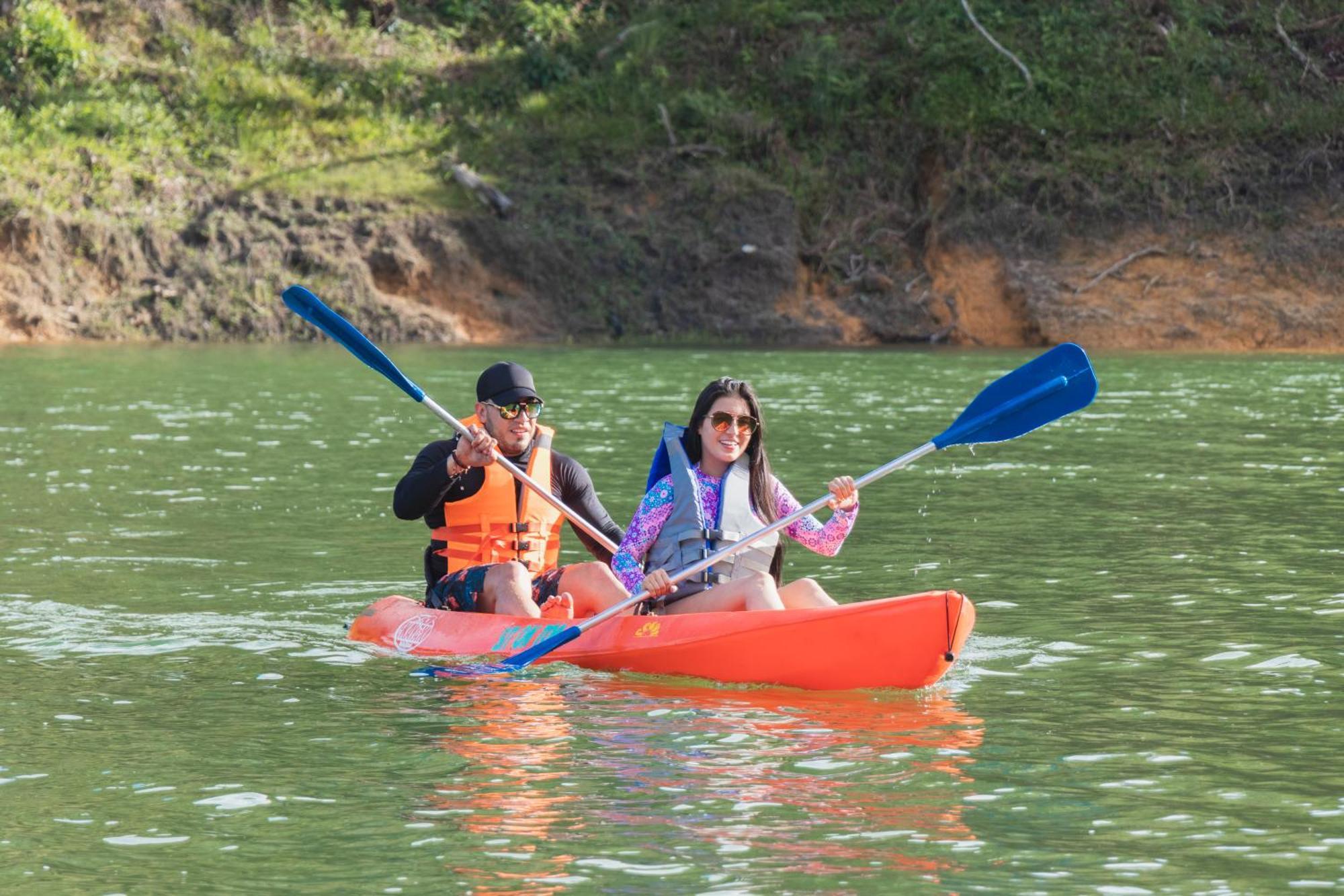 ホテル Glamping The Mountain Guatapé エクステリア 写真