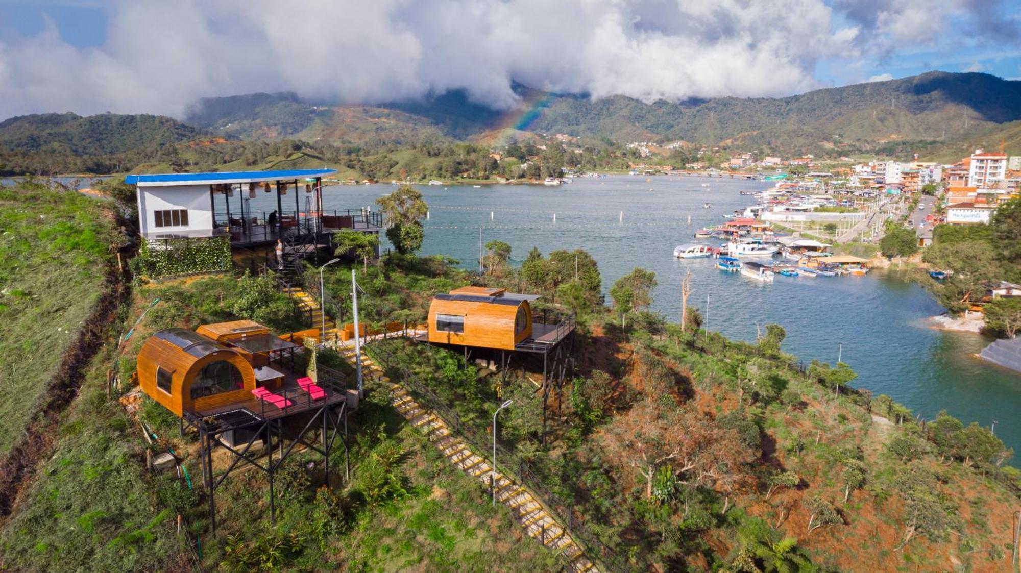 ホテル Glamping The Mountain Guatapé エクステリア 写真